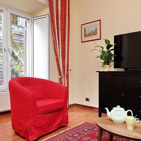 Merulana City Center Apartmán *